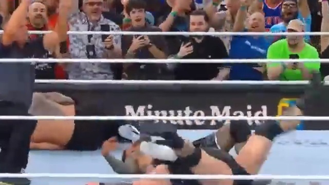 Seth Rollins shockingly cashes in his Money in the Bank Contract on new World Heavyweight Champion CM Punk wwe summerslam 2025 to feature two nights of wrestling