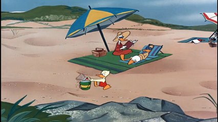 Looney Tunes E89 - Muscle Tussle | Popeye Who? Daffy Shows Off His Beach Brawn! 💪🦆🏖️