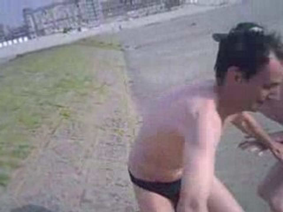 Lutte sur la plage 2