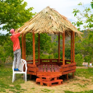 Build a Eco Gazebo from Pallets