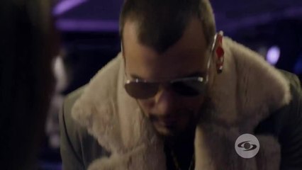 45. Manolo ordena tomarles fotos intimas a Juliana y Fernando