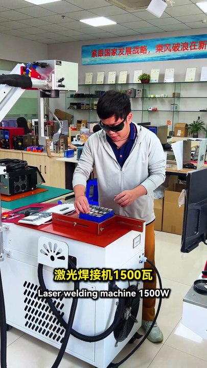 LA-15H02 1500W Cantilever Laser Welding Machine.