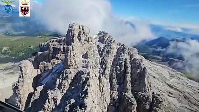 Brenta, le impressionanti immagini dall'elicottero su Cima Falkner dopo il secondo crollo