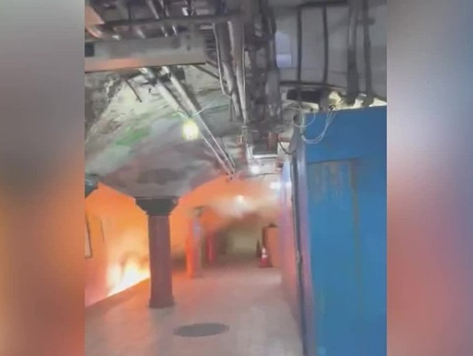 Feuer in Zug ausgebrochen: Mehrere Passagiere verletzt