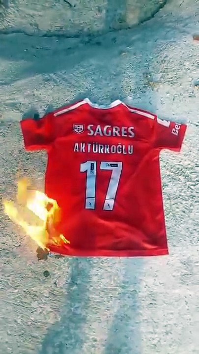 Camisola Akturkoglu