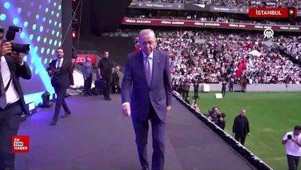 Cumhurbaşkanı Erdoğan, TÜGVA Yaz Okulları Finali'nde gençlerle buluştu