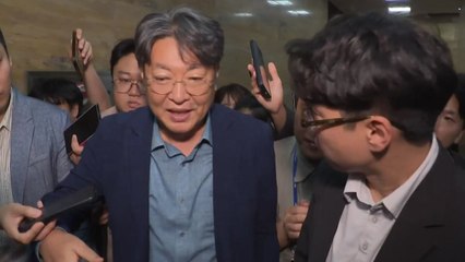 이춘석 "본회의장서 주식, 사과...차명 거래는 아니다" / YTN