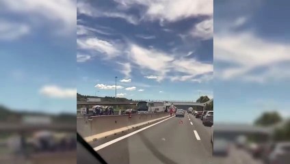 Incidente in A1 ad Arezzo, travolta anche un'ambulanza: ci sono tre morti