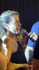 Senadora Soraya Thronicke é vaiada durante show do Roupa Nova