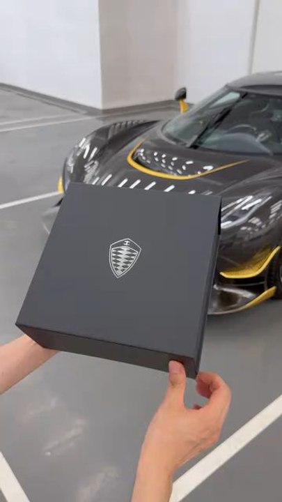 Unboxing Koenigsegg Jesko Key