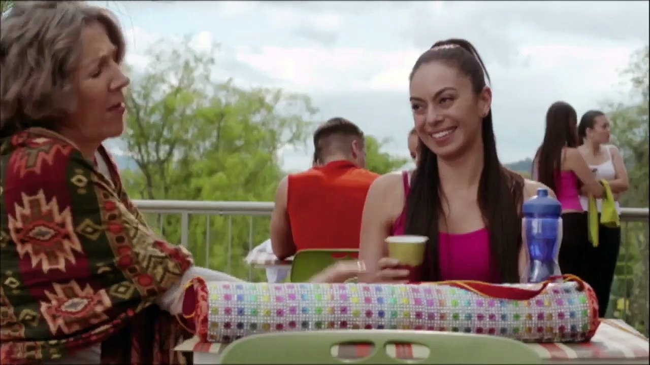 5. Julia recibe una agresión por parte de Javier