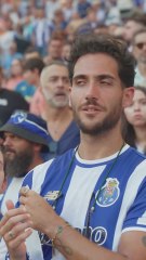 La sorpresa de los aficionados del Oporto cuando presenta a Luuk De Jong por sorpresa