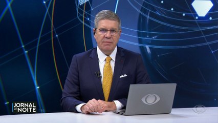 Tempestade de areia deixa o céu do litoral do Peru alaranjado