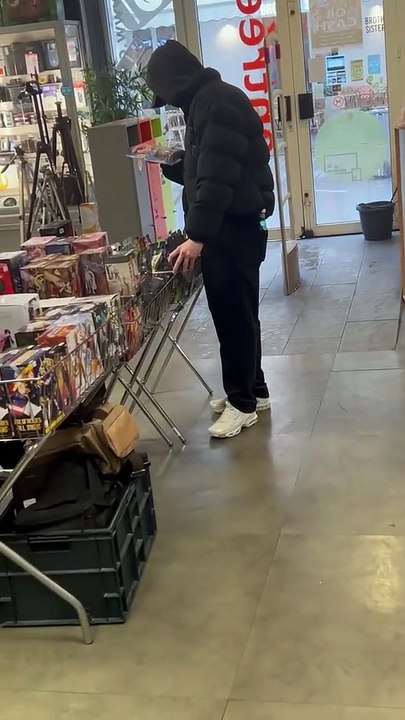 C’est qui ce mec ?