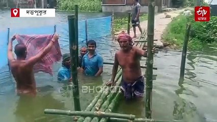 জলের তোড়ে রাস্তা ভেঙে বিচ্ছিন্ন 2 গ্রাম, বন্ধ যাতায়াত ! দুর্ভোগ কয়েক হাজার বাসিন্দার