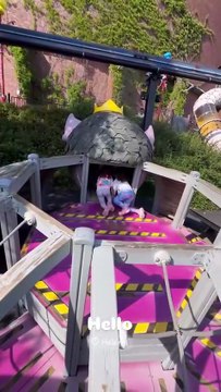 Ο Σάκης Τανιμανίδης και η Χριστίνα Μπόμπα με τις κόρες τους στην Φιλανδία