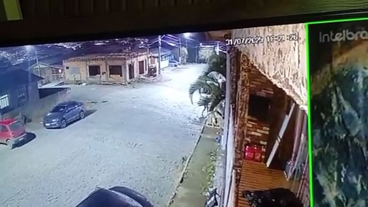 Câmeras de segurança mostram os últimos momentos de Lusiane antes de desaparecer em SC