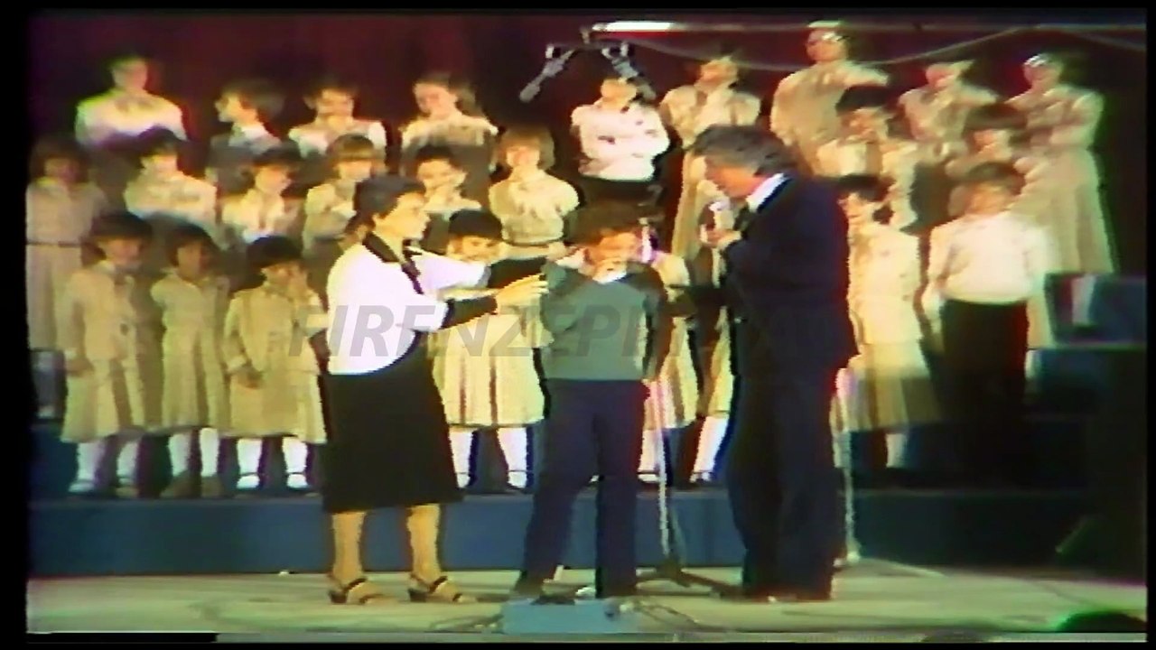 Inedito. Piccolo Coro dell'Antoniano, presenta Cino Tortorella inizio trasmissione. '80. Teleregione