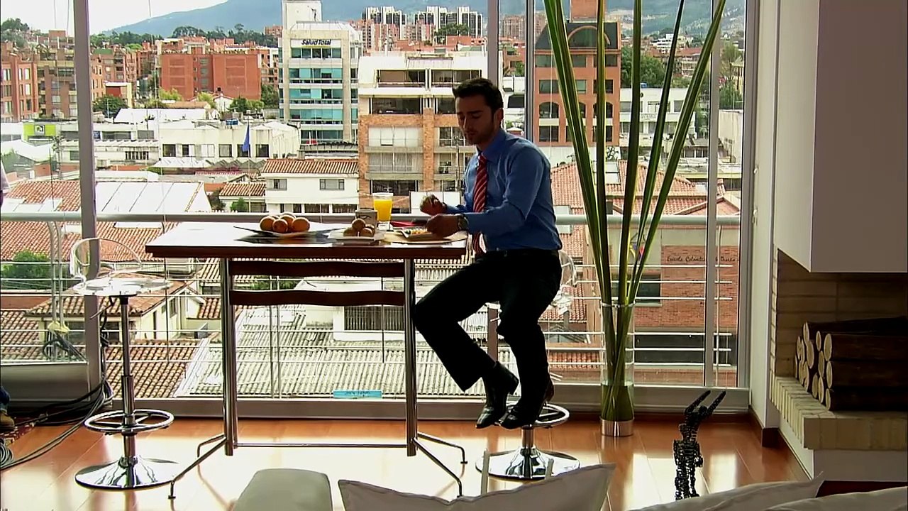 22. La imagen de Andrés por el piso