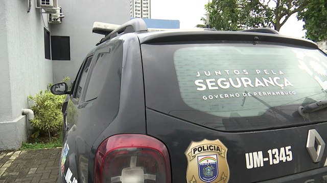 mulher ameaça filha com faca e é presa em altínio: violência doméstica e uso de drogas em destaque