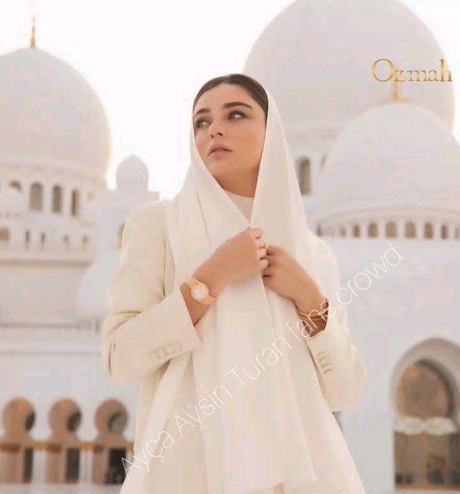 ayça Aýsin Turan gìýlon fañ