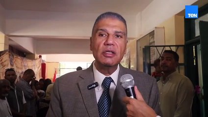 محافظ أسوان يشيد باقبال المواطنين على لجان الاقتراع