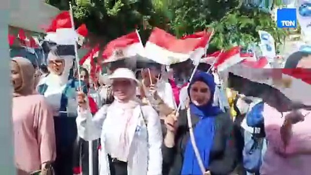 توافد أعداد كبيره من الشباب على مقار اللجان الانتخابية بالإسكندرية بعد انتهاء فترة الراحة