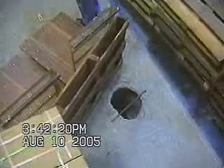 Reveja: vídeo mostra caixa-forte do Banco Central de Fortaleza e interior da casa na rua 25 de Março utilizada para escavação do túnel