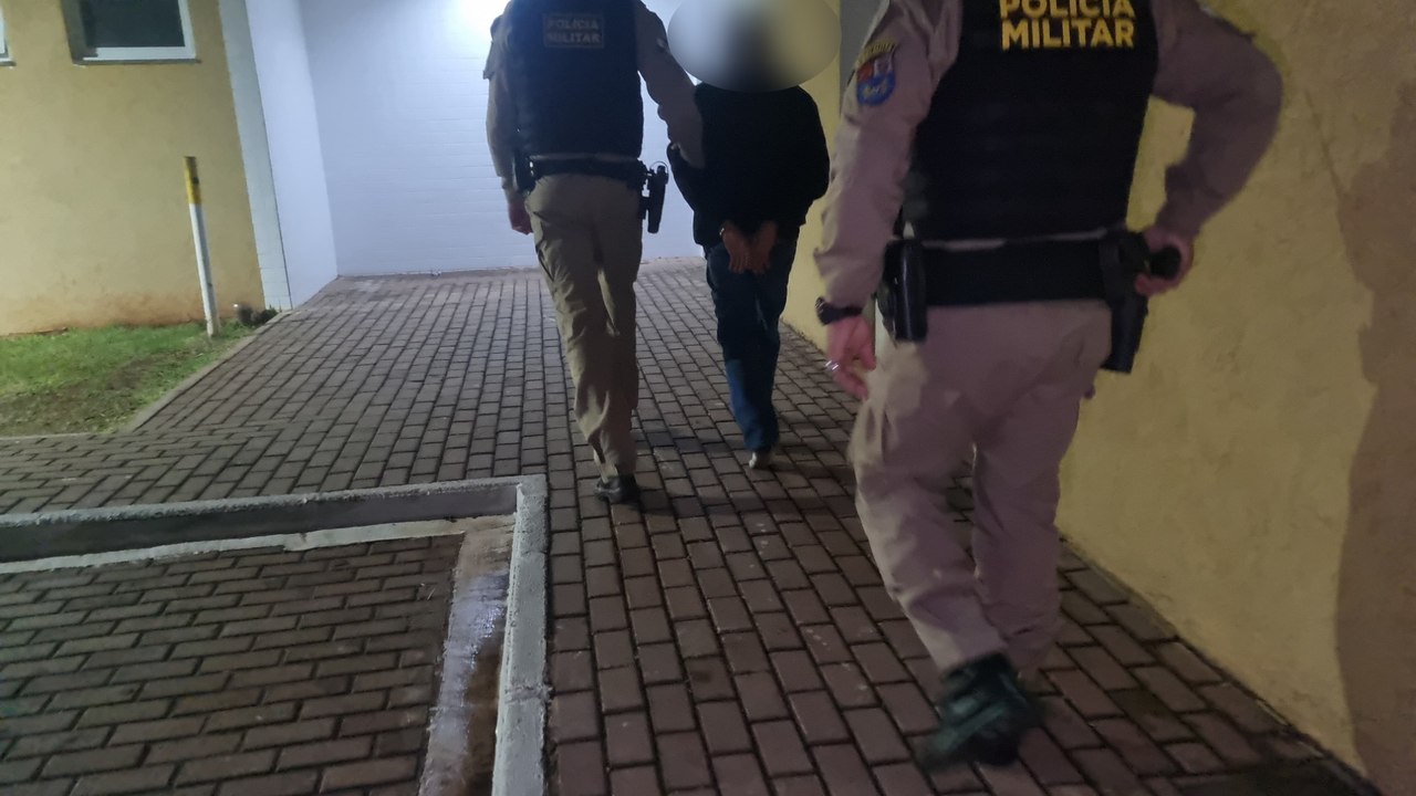 Briga em família termina com idoso preso após agredir esposa e filha em Cascavel