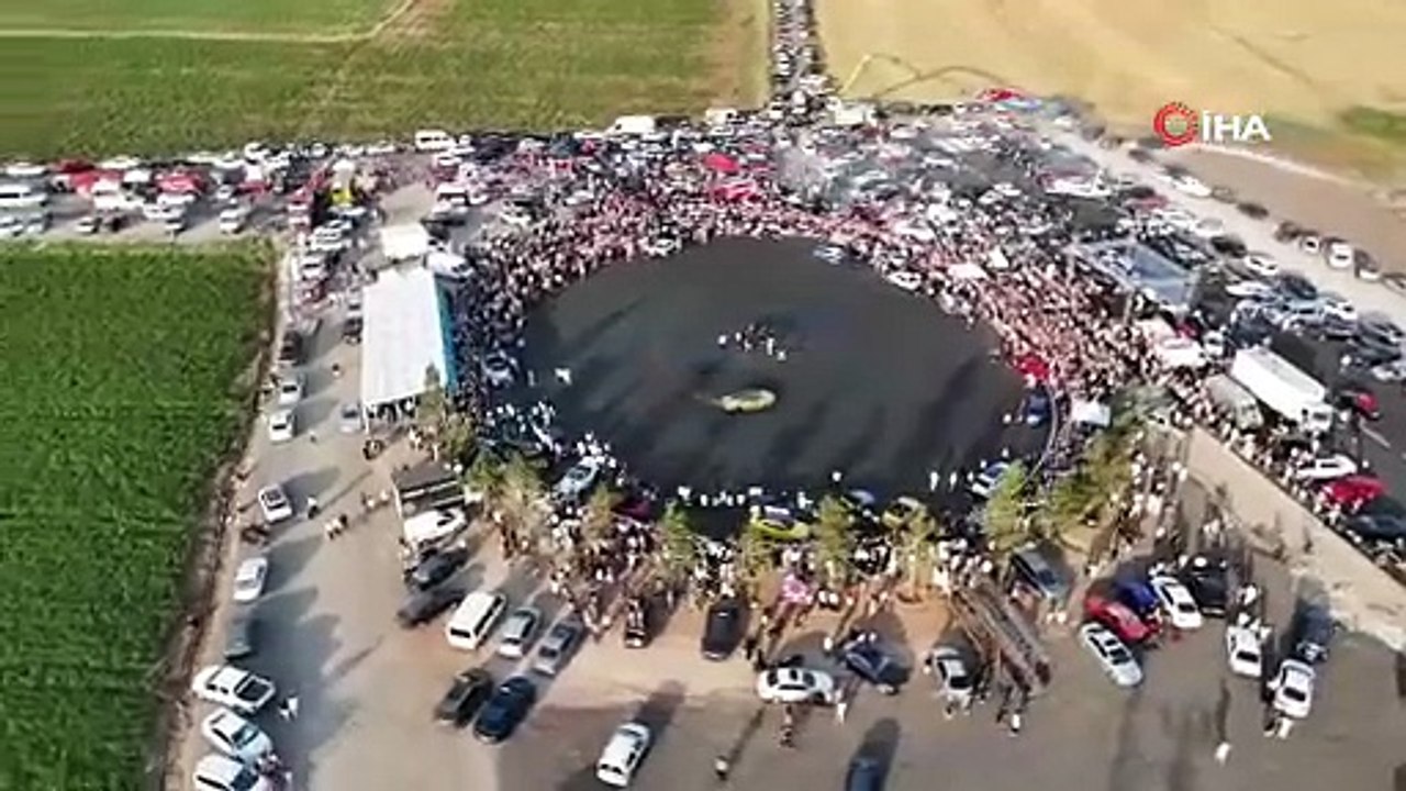 Belediye Başkanı Ferrari ile drift pistinde şov yaptı