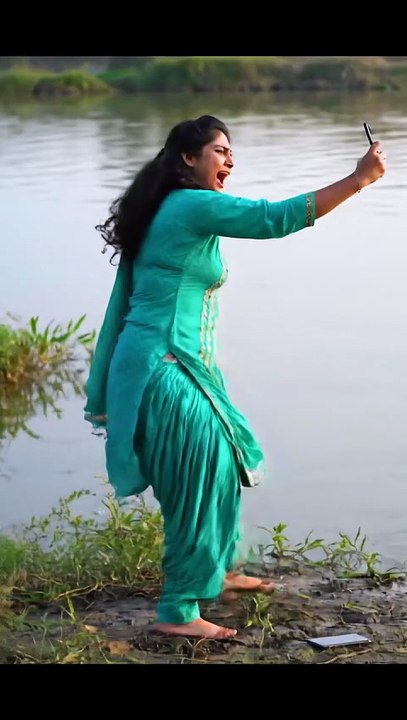 Aurat ne Magarmach ko Rok Diya! 😱 | Suspense Wala Short | Funny Jungle Video