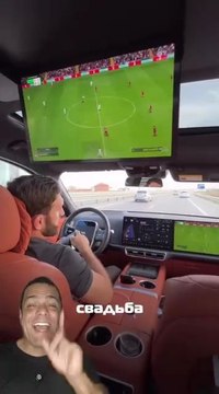 Já pensou em jogar FIFA no PS5 com seus amigos enquanto o piloto automático do seu carro te leva ao destino?Simplesmente incrível! 🚗⚽#tesla #ps5 #fifa #ia #tecnologia