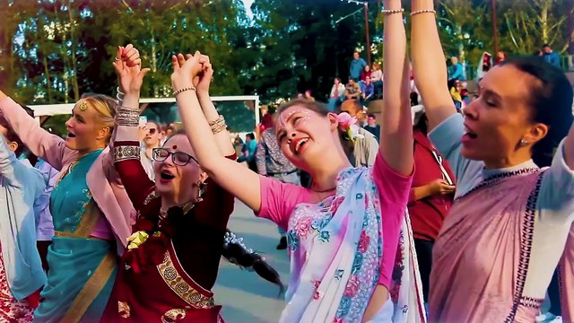 Hare Krishna Hare Rama Mantra | Srila Prabhupada's world | Iskcon Kirtan