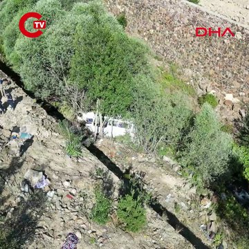 Fındık işçilerini taşıyan minibüs uçuruma yuvarlandı: 3 ölü, 18 yaralı