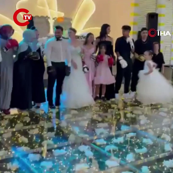 Antalya'da düğün pisti boks ringine dönüştü