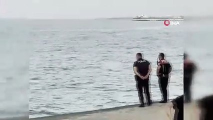 Polisten kaçmak için denize atladı, yorulunca teslim oldu