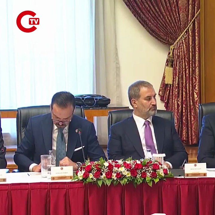 "Biz bu komisyonda yeni bir anayasa yazmıyoruz belki ama kardeşlik cümlelerini kuracağız. Bilinmelidir ki şahit olduğumuz silah bırakma süreci bir pazarlığın sonucu asla değildir. Milletimizin huzura dair kararlılığın sonucudur ve bunun yansımasıdır"