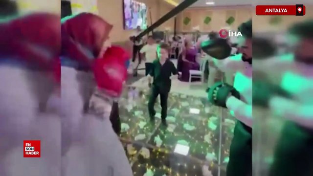 Antalya'da düğün pisti boks ringine dönüştü