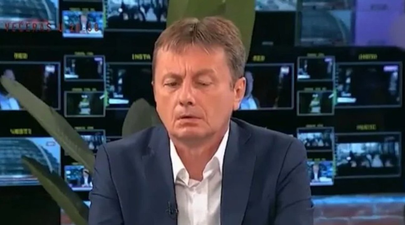 Bakan canlı yayında beyin kanaması geçirdi
