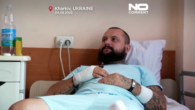 Zelensky visita i soldati feriti in un ospedale militare a Kharkiv