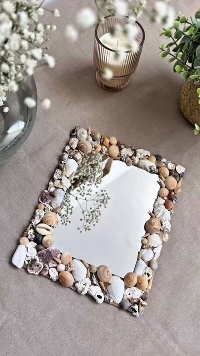 DIY Mirror Décor Tutorial via: @peri_azizovCreate a stunning DIY mirror décor piece with this easy step-by-step tutorial!
