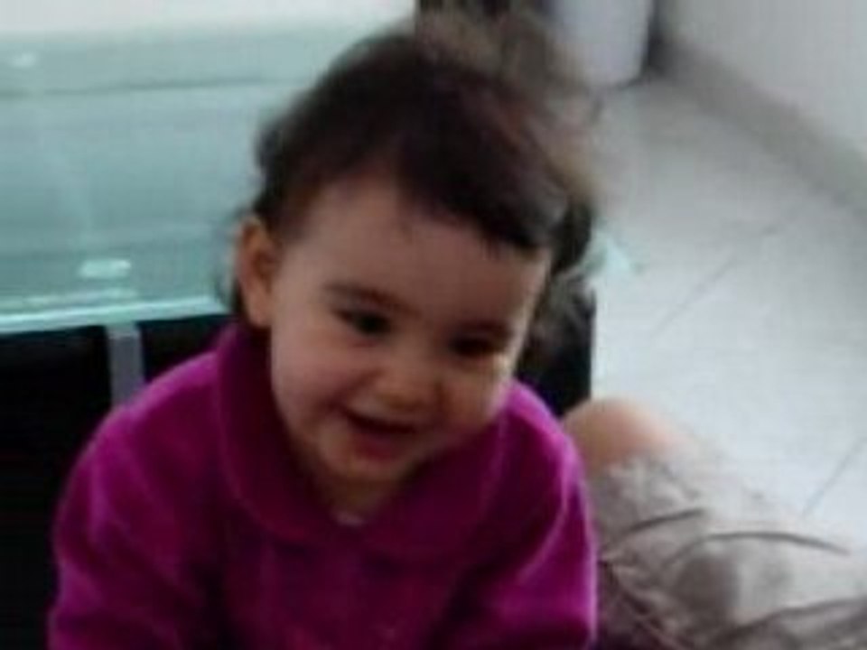 Angelina fou rire avec papa