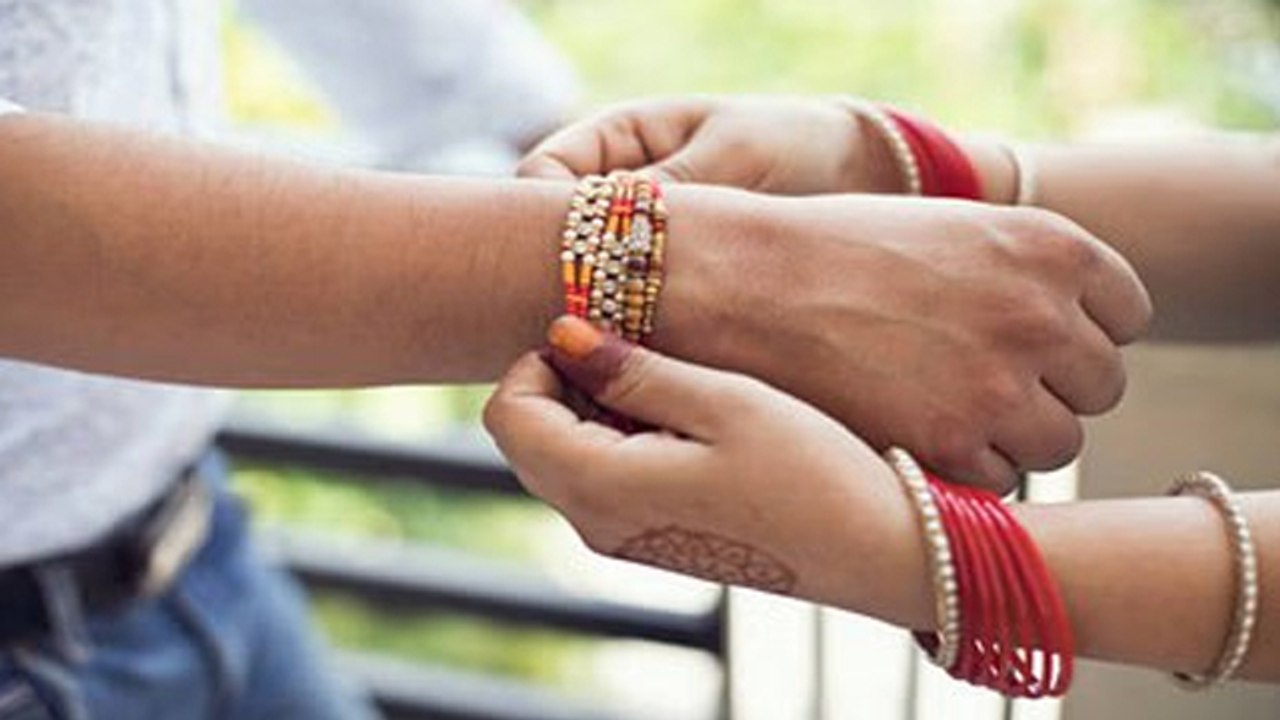 Rakshabandhan 2025: रक्षाबंधन पर भूलकर भी इन लोगों को नहीं बांधनी चाहिए राखी | Boldsky
