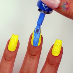 Turn your nails into a starry night sky! 🤩💅🏻