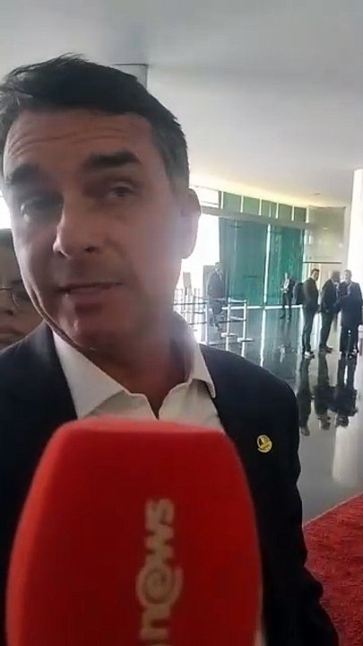 Direto de Brasília: Em exclusiva ao BNews, Flávio Bolsonaro promete travar o Congresso até impeachment de Moraes ser pautado