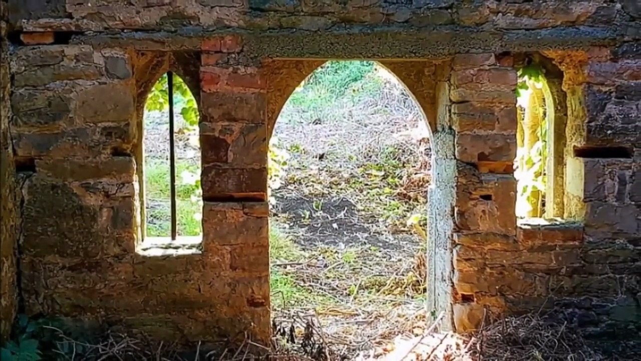 CASTILLO ABANDONADO en Irlanda - Una Leyenda de Amor