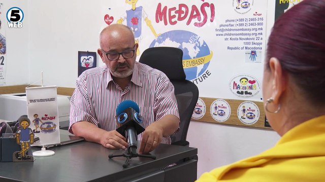 Крстосници „окупирани“ од питачи и лица кои чистат автомобили – бебиња се користат да се добие денар