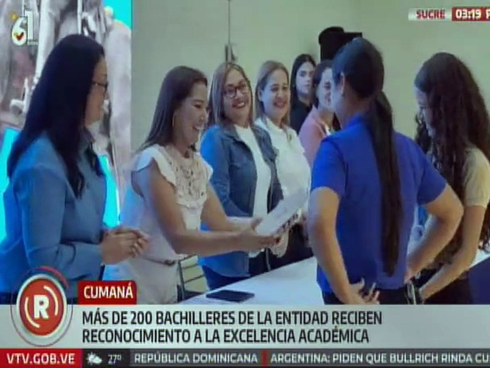 Sucre | Autoridades otorgaron reconocimientos a jóvenes con mejores promedios del periodo 2024-2025