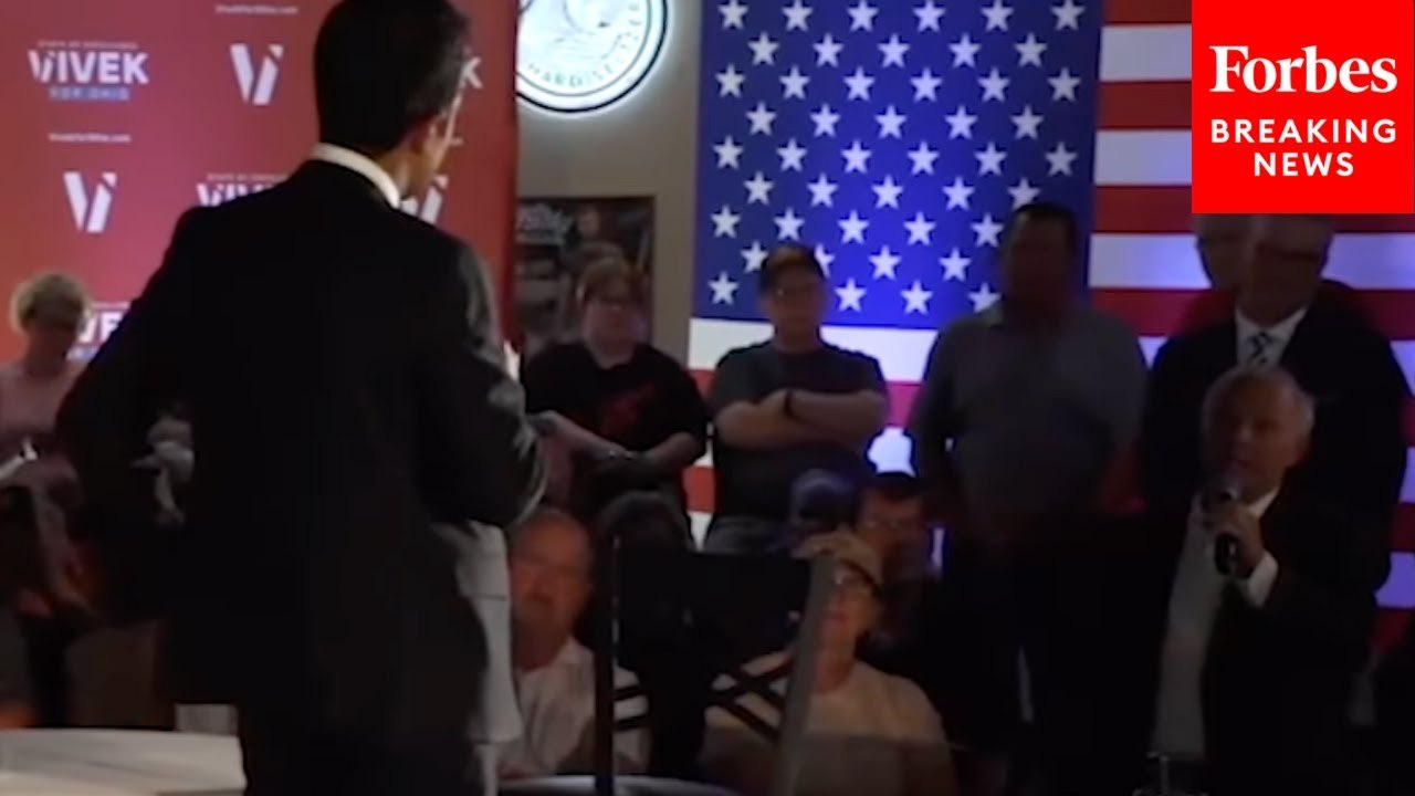 Voter Asks Vivek Ramaswamy Point Blank About His Asking For 'The Christian Vote'