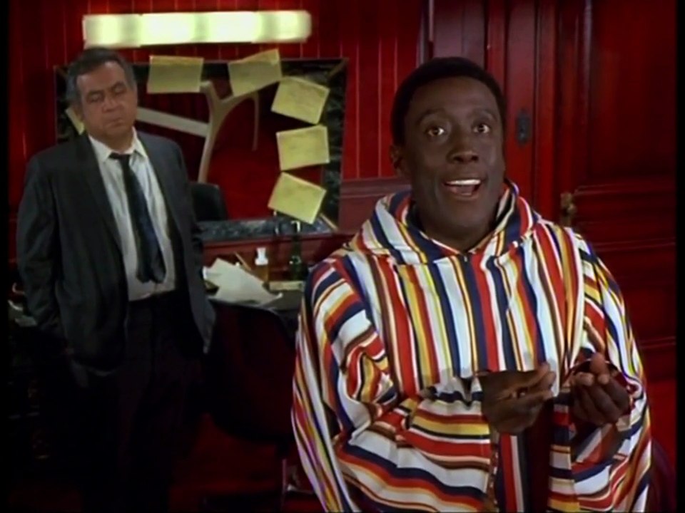 Galería Nocturna 1x04-Hazme reír-Asesinatos limpios y otros-HD